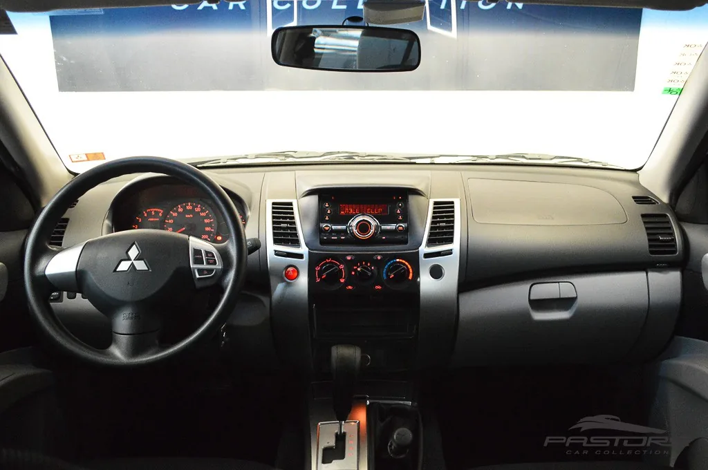 Mitsubishi Pajero Dakar AT