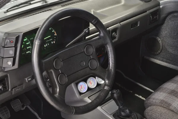 VW Voyage Sport