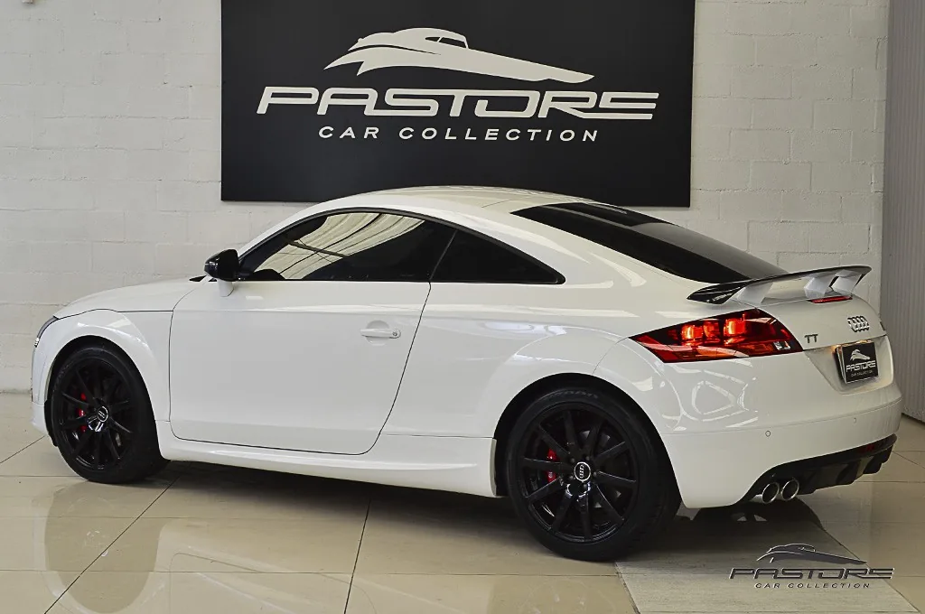 Audi TT White Edition