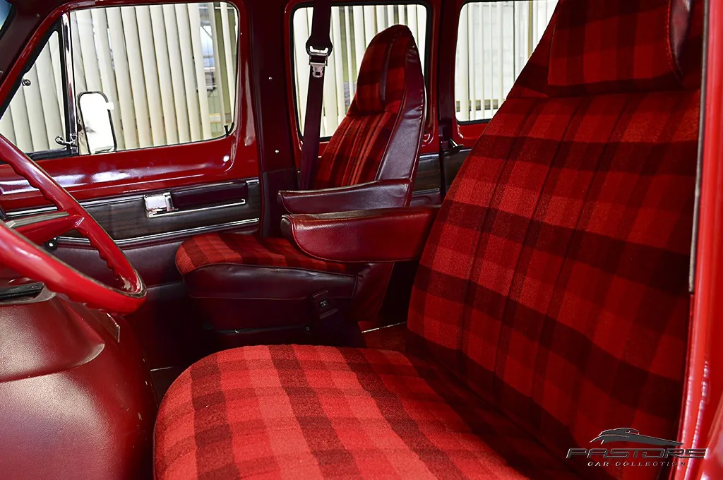 Plymouth Voyager