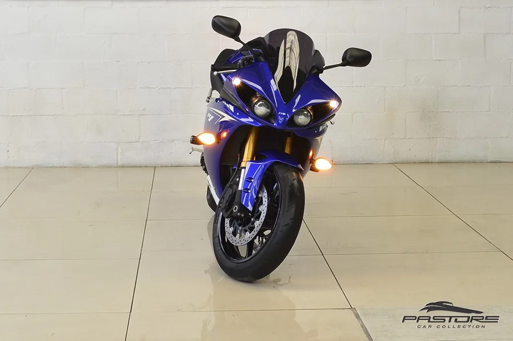 Yamaha YZF R1