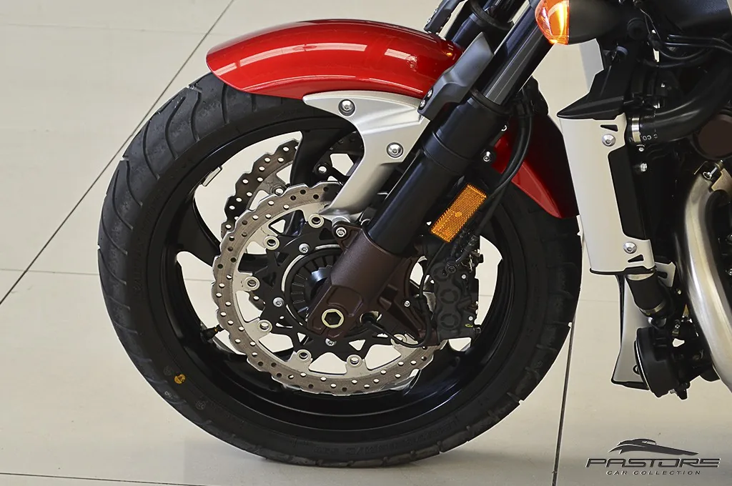 Yamaha V-Max 1800