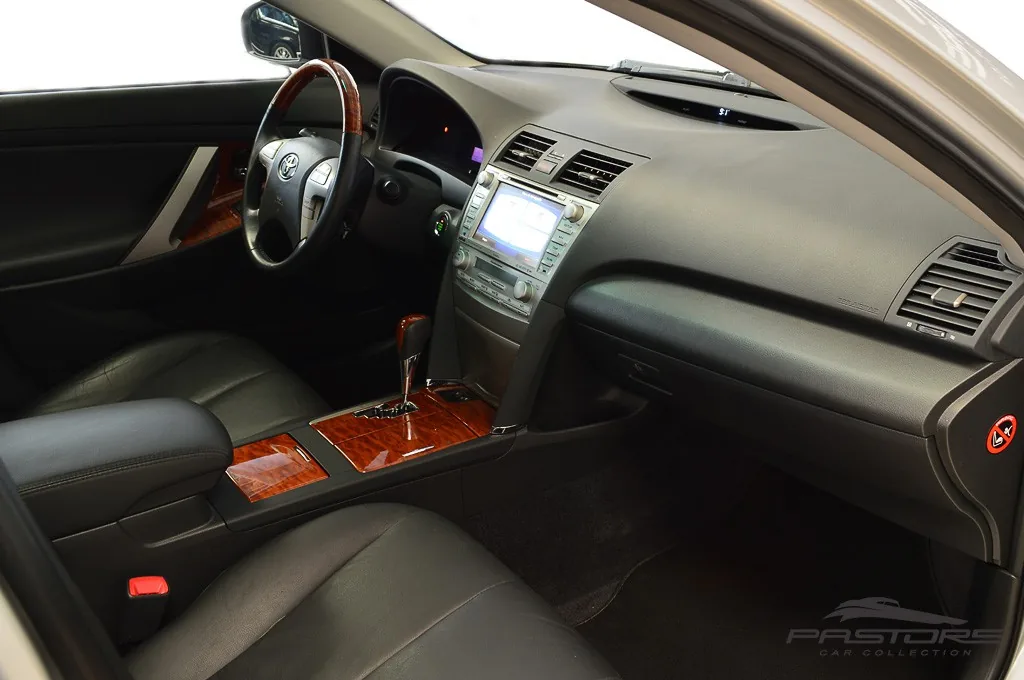 Toyota Camry XLE V6