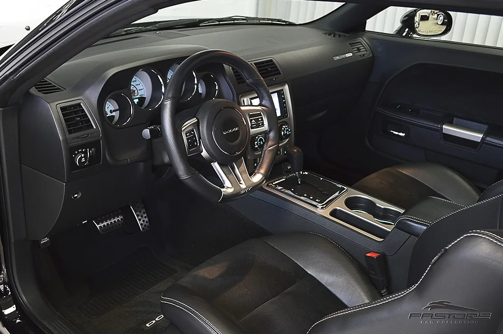 Dodge Challenger 392 SRT8