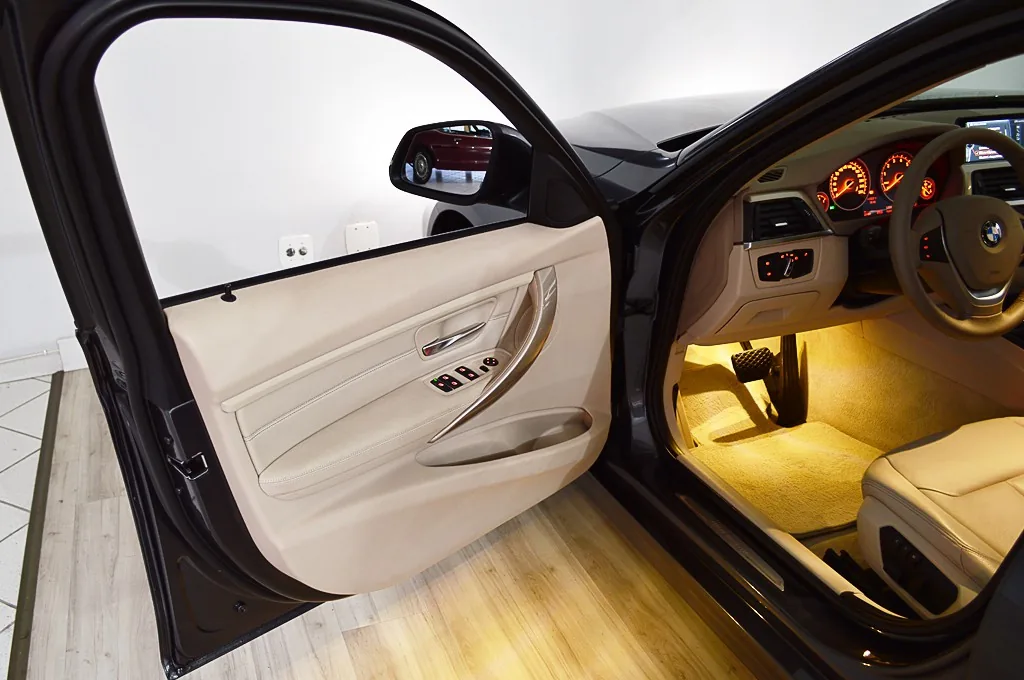 BMW 328i Modern