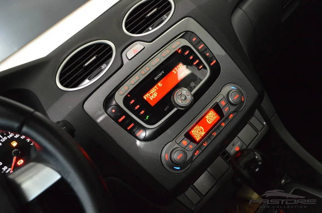 Ford Focus Ghia AT