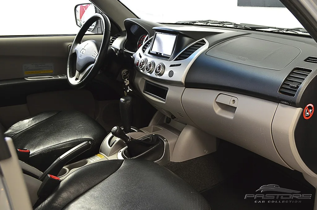 Mitsubishi L200 Triton 3.2D AT