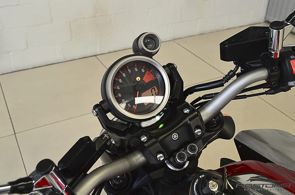 Yamaha V-Max 1800