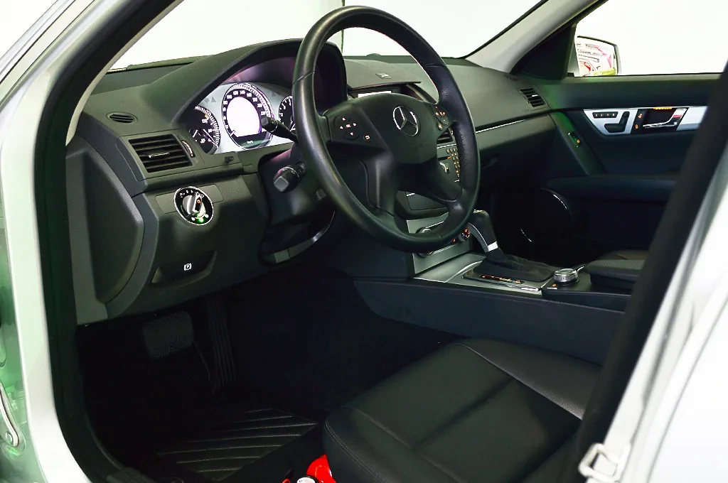 Mercedes-Benz C280