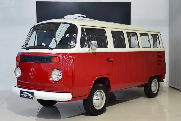 VW Kombi Luxo