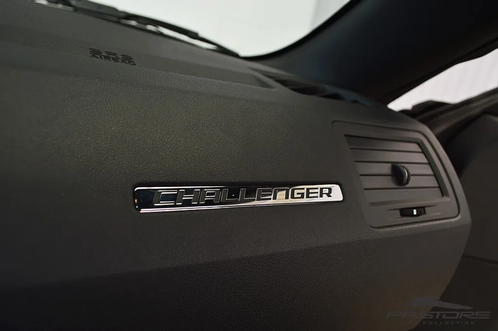 Dodge Challenger SXT Plus