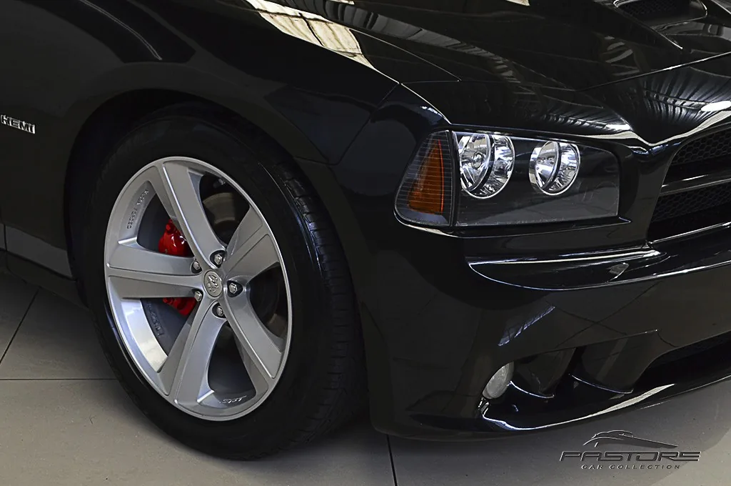 Dodge Charger SRT8