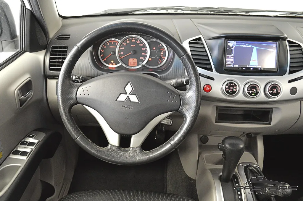 Mitsubishi L200 Triton 3.2D AT