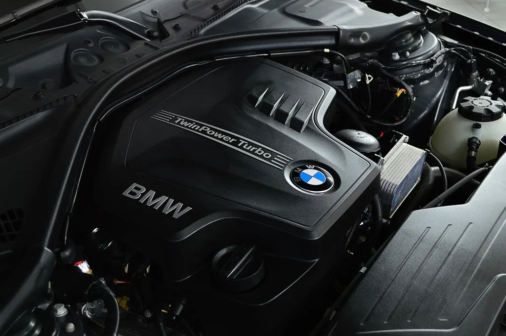 BMW 328i Modern