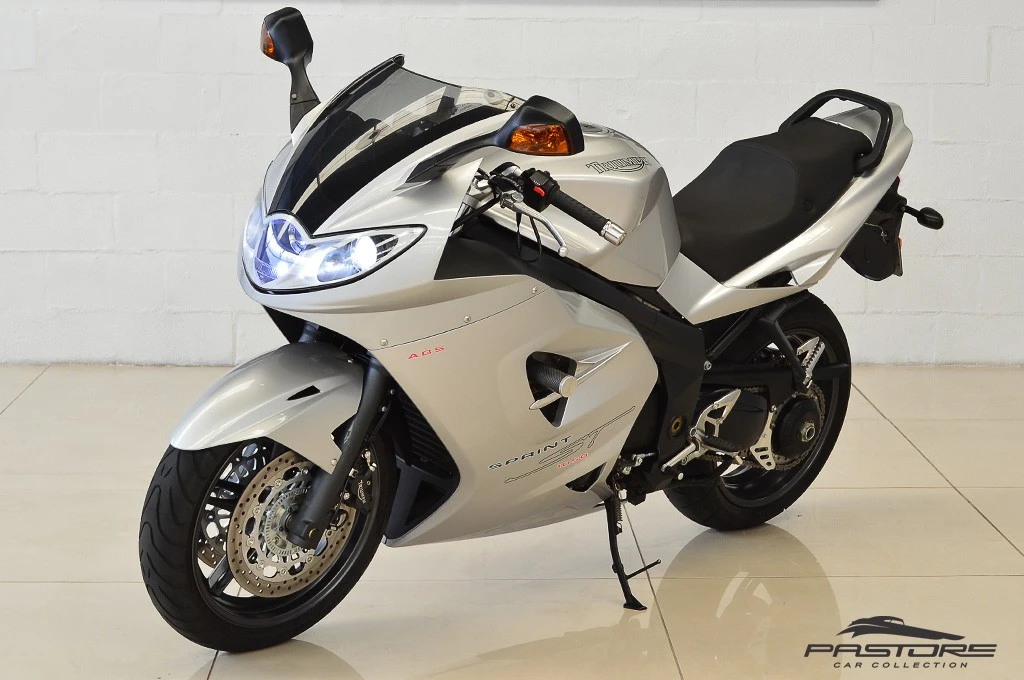 Triumph Sprint ST 1050