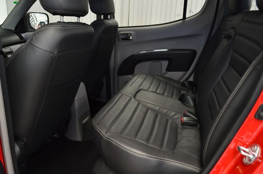 Mitsubishi L200 Triton 3.2D AT