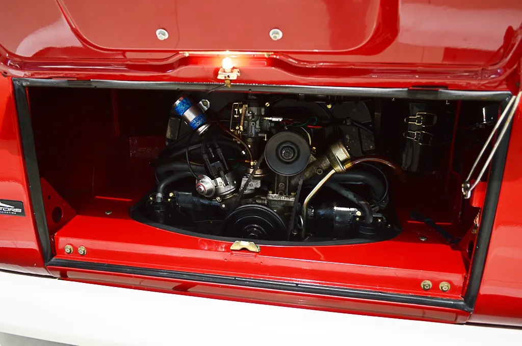 VW Kombi Luxo