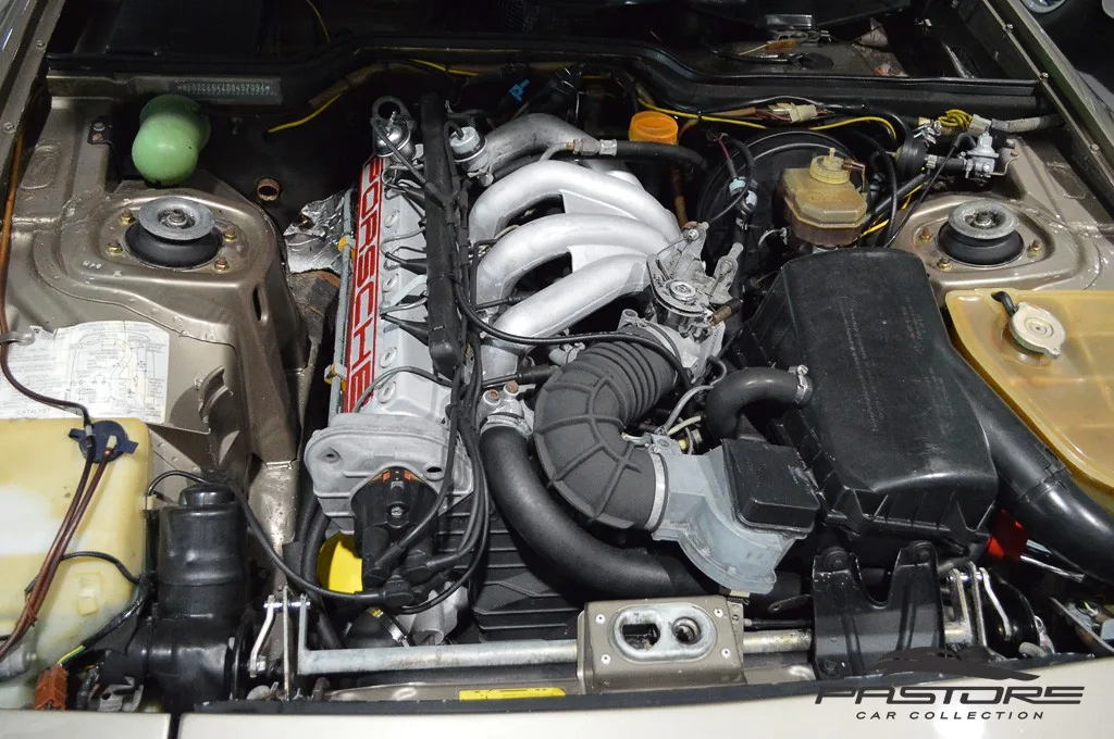 Porsche 944 S2