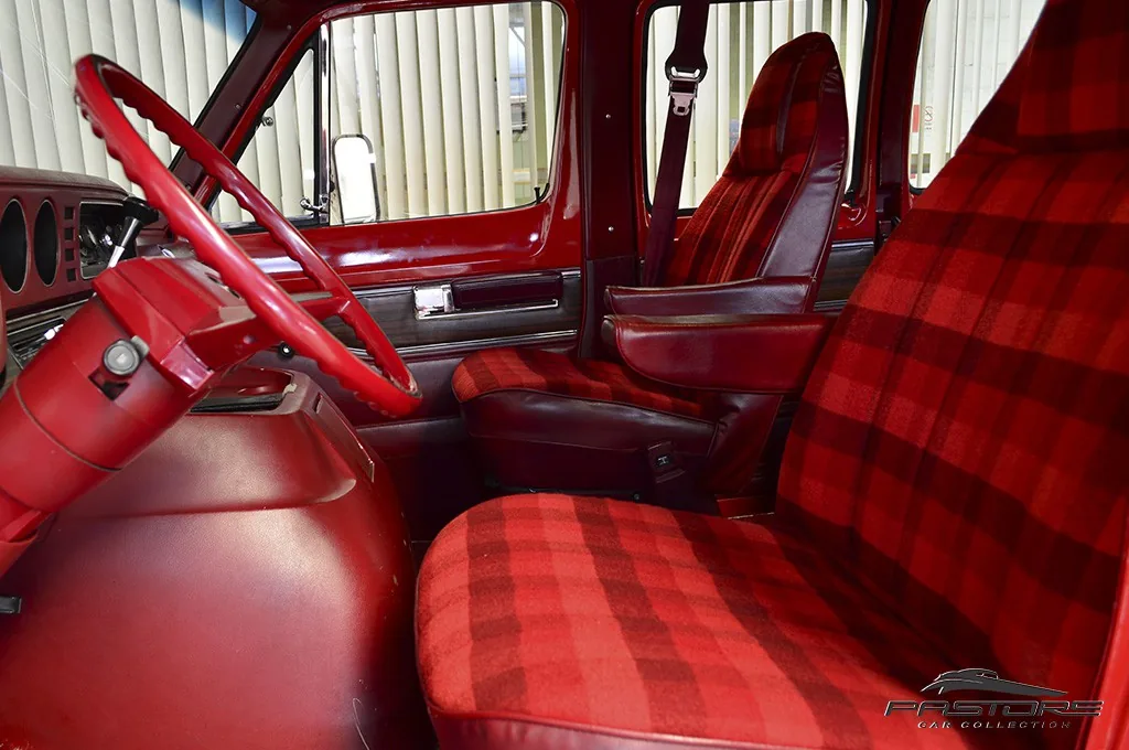Plymouth Voyager