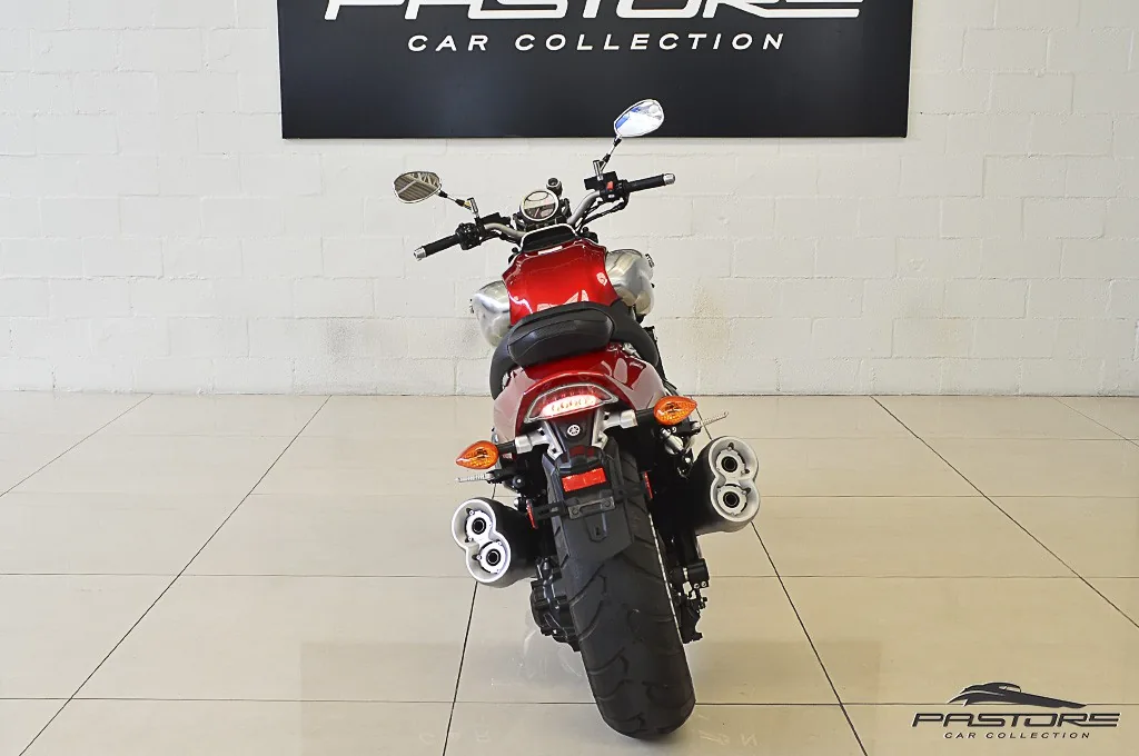 Yamaha V-Max 1800