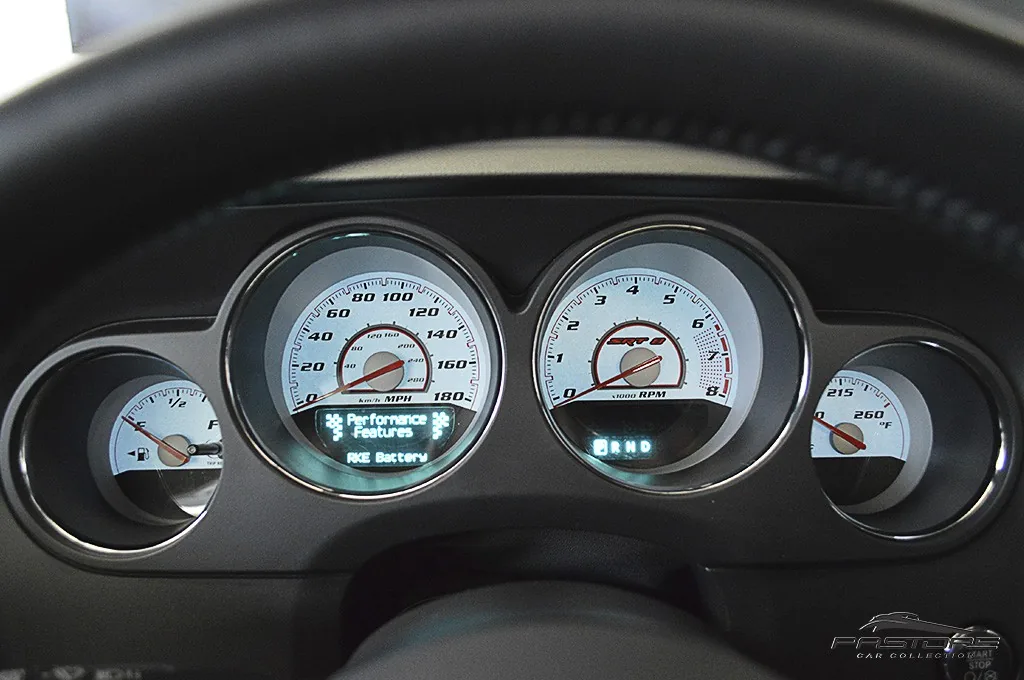 Dodge Challenger 392 SRT8