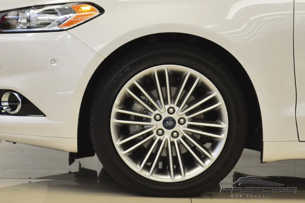 Ford Fusion Titanium Hybrid