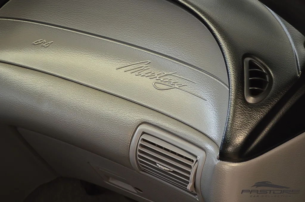 Ford Mustang 3.8 V6