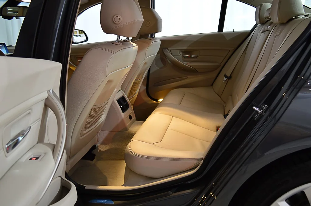 BMW 328i Modern