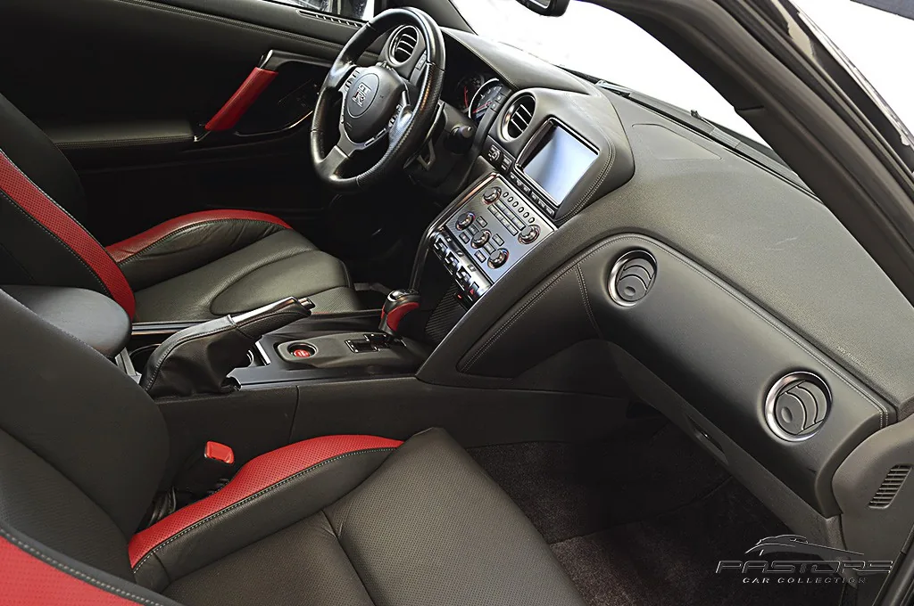 Nissan GT-R Black Edition