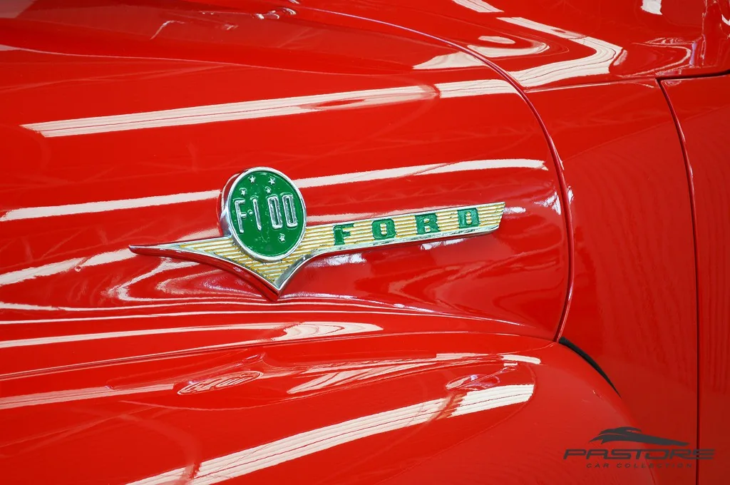 Ford F100 V8