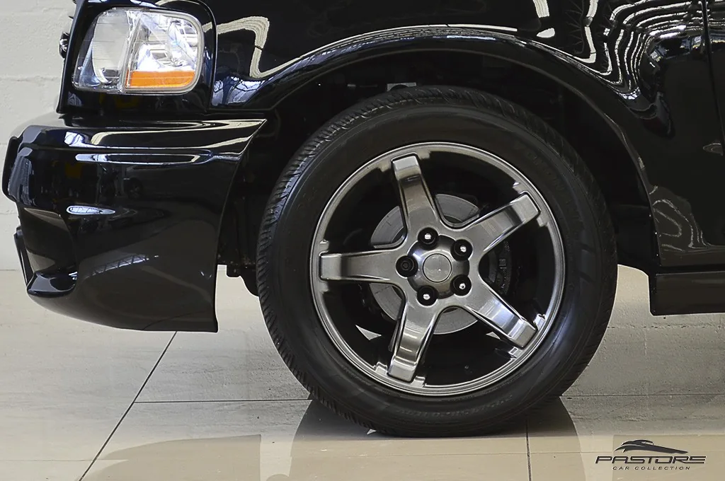 Ford F-150 SVT Lightning