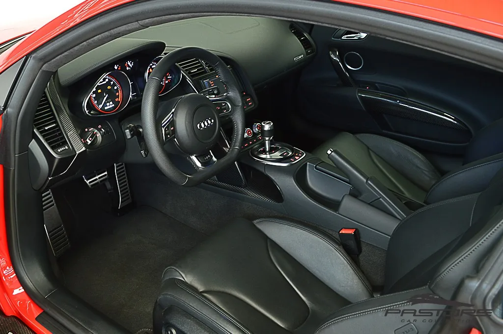 Audi R8 5.2 V10