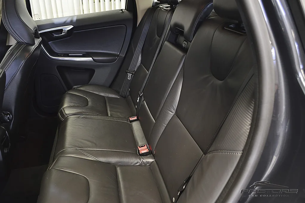 Volvo XC60 T6 R-Design