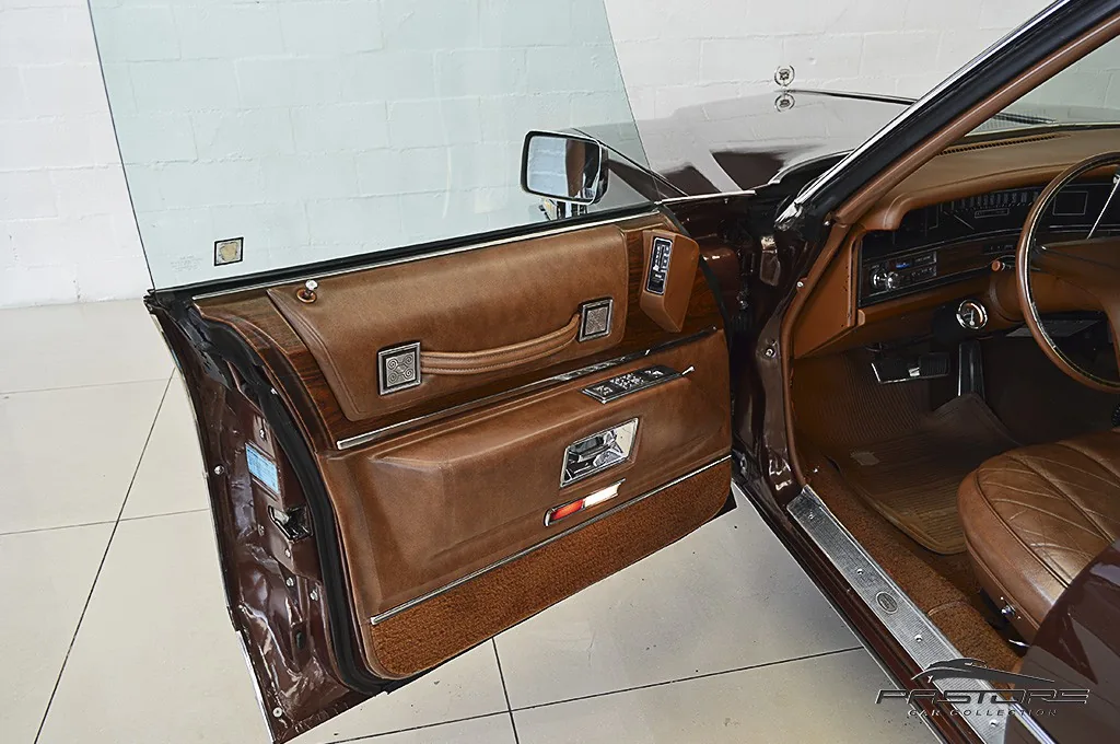 Cadillac Sedan De Ville