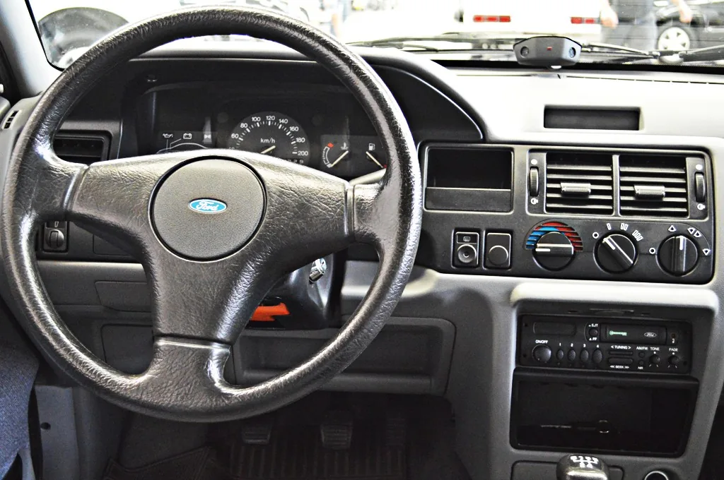 Ford Escort 1.6 GL