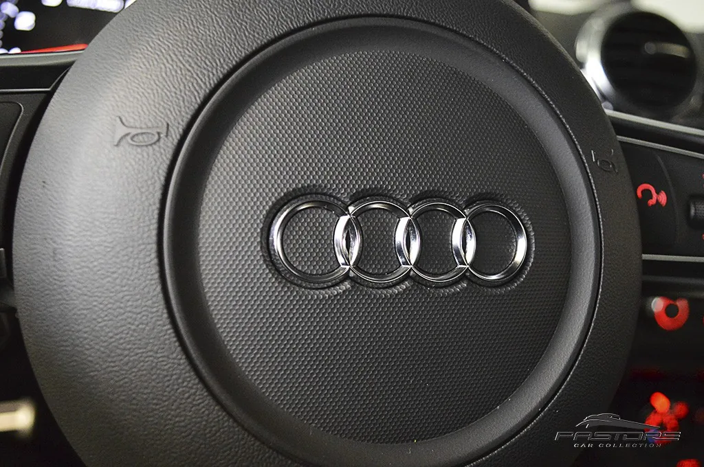 Audi TT White Edition