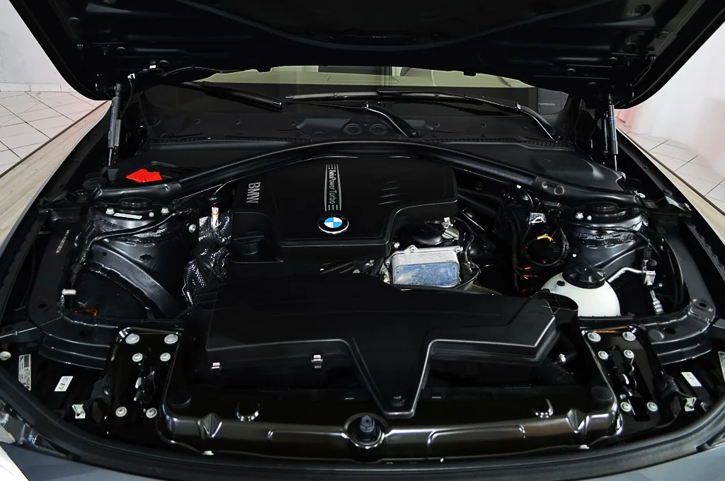 BMW 328i Modern