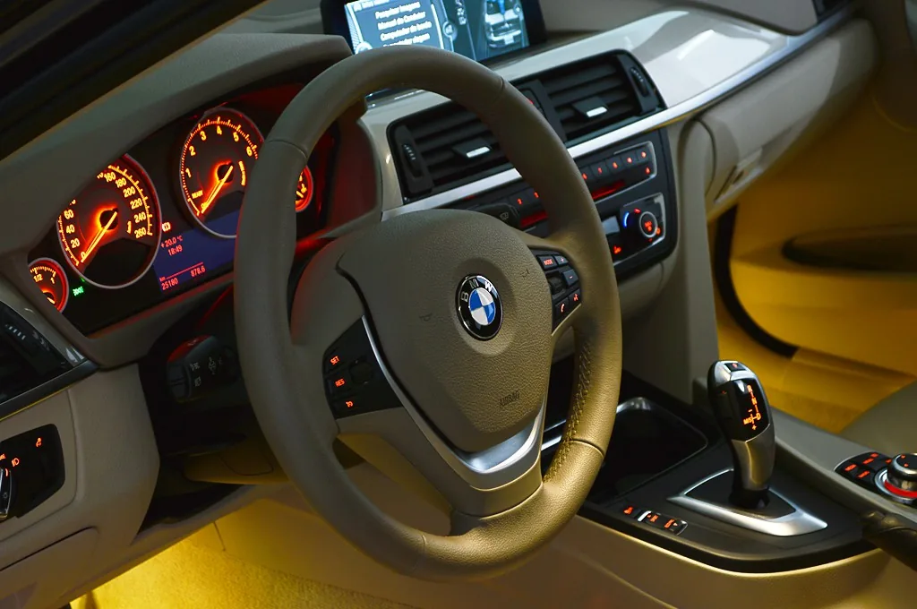 BMW 328i Modern