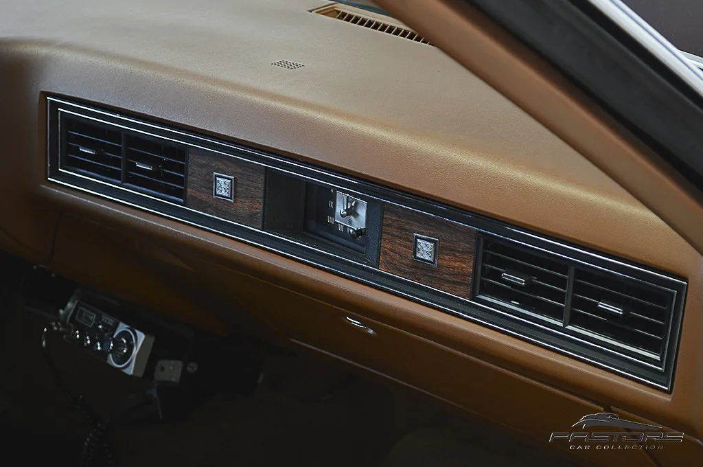 Cadillac Sedan De Ville