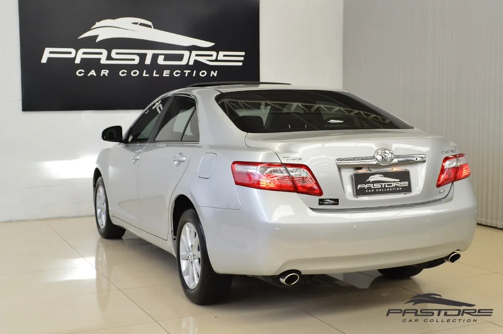 Toyota Camry XLE V6