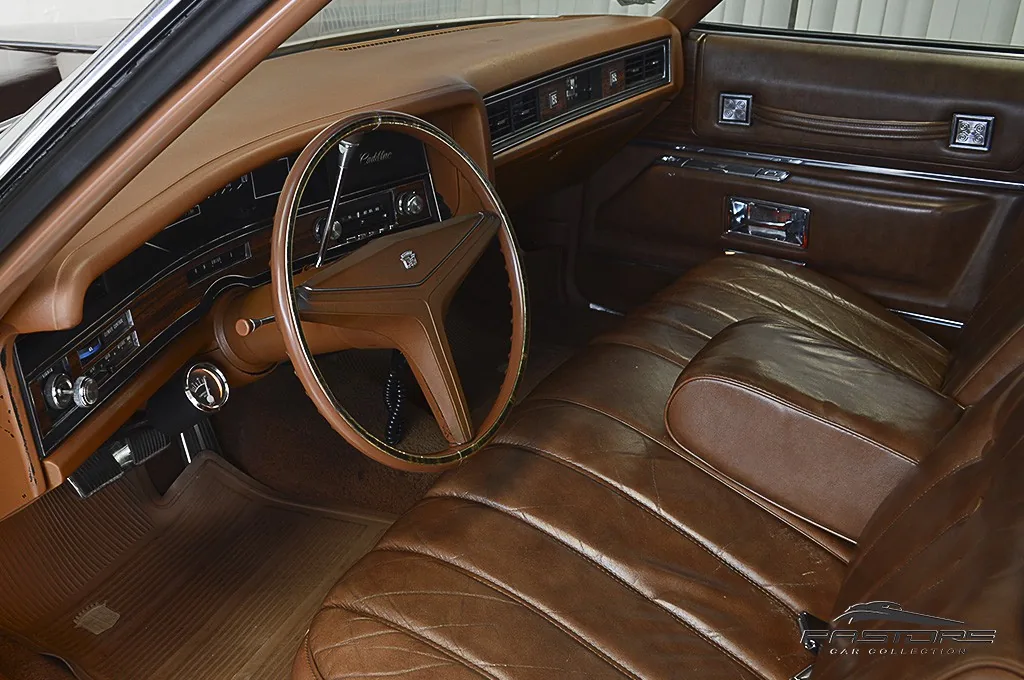 Cadillac Sedan De Ville