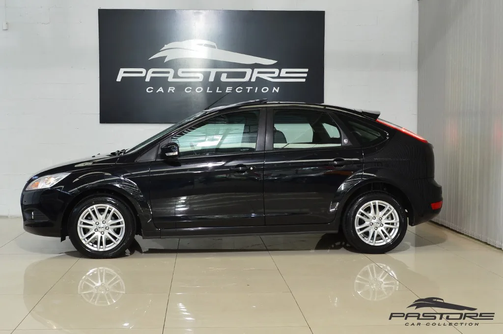 Ford Focus Ghia AT