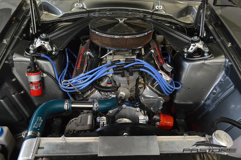 Ford Maverick V8