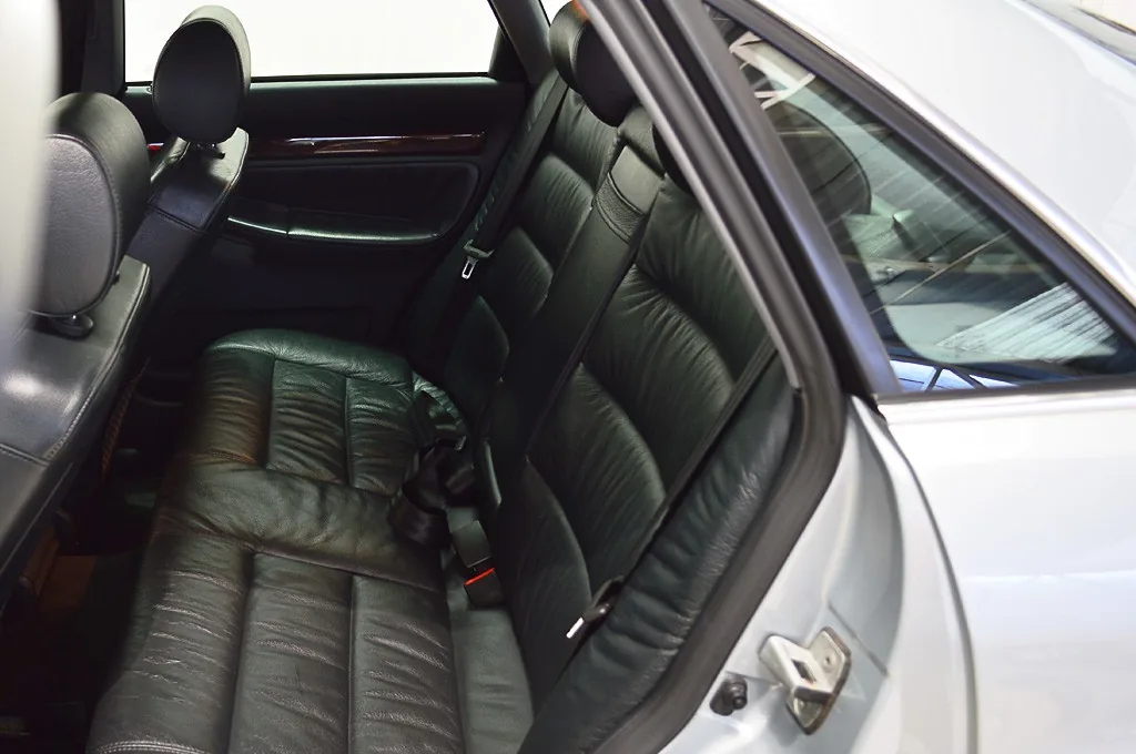 Audi A4 2.4 V6