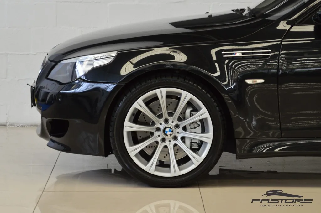 BMW M5 5.0 V10