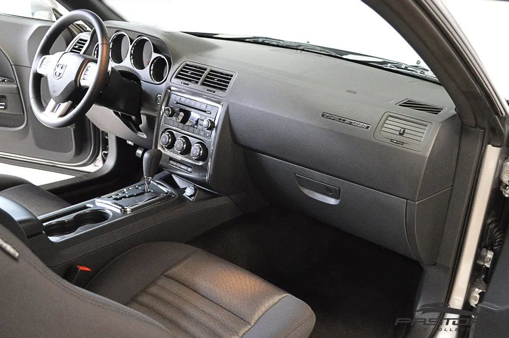 Dodge Challenger SXT Plus