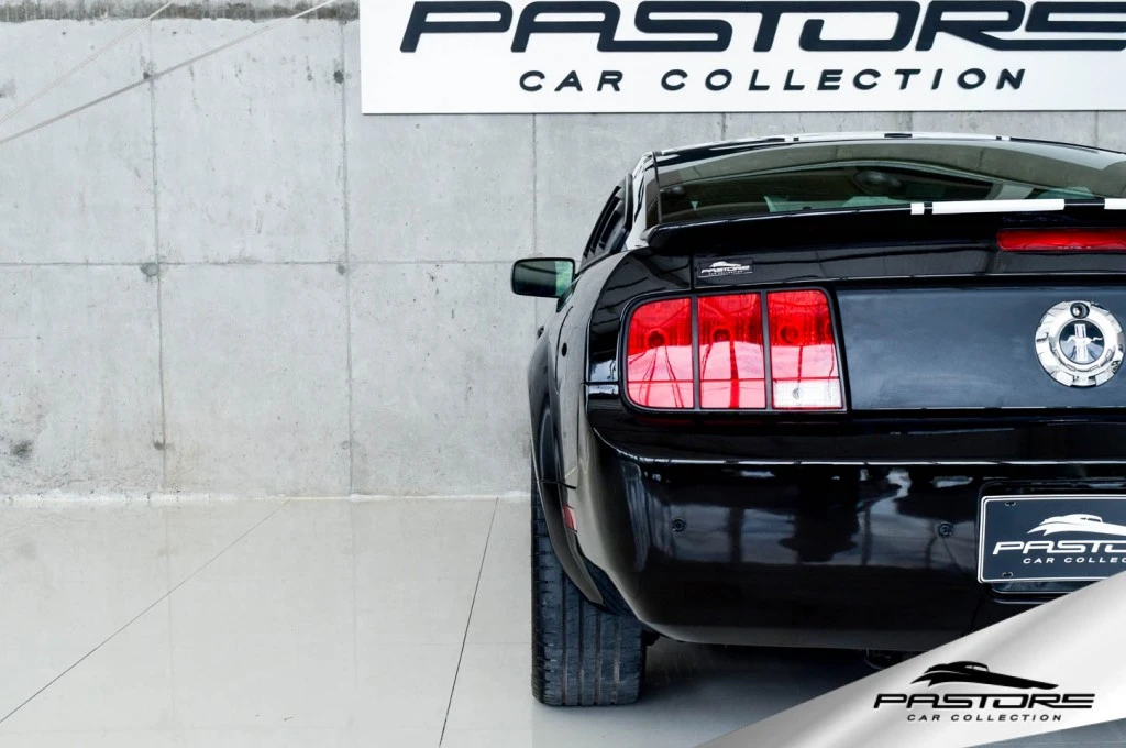 Ford Mustang Coupe V6