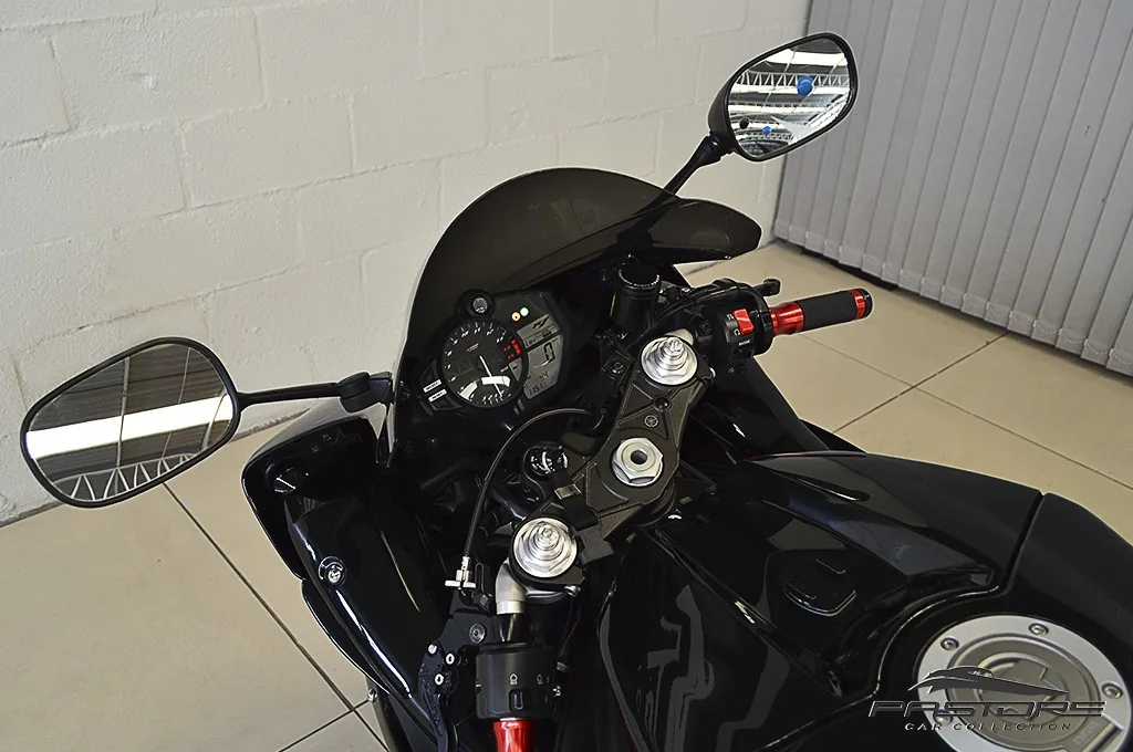 Yamaha YZF R1