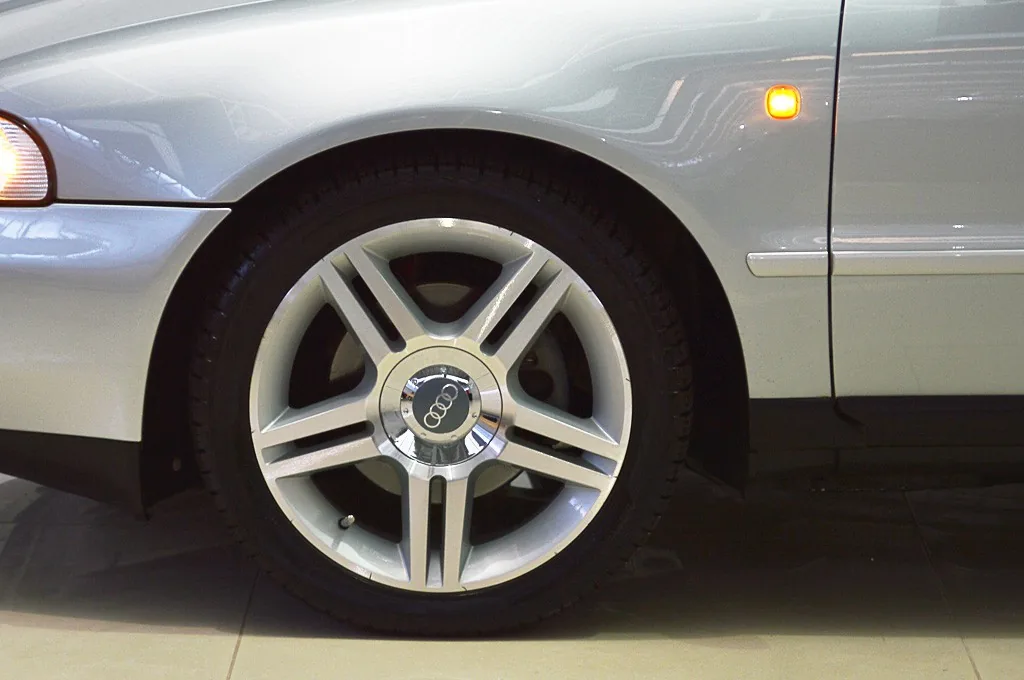 Audi A4 2.4 V6