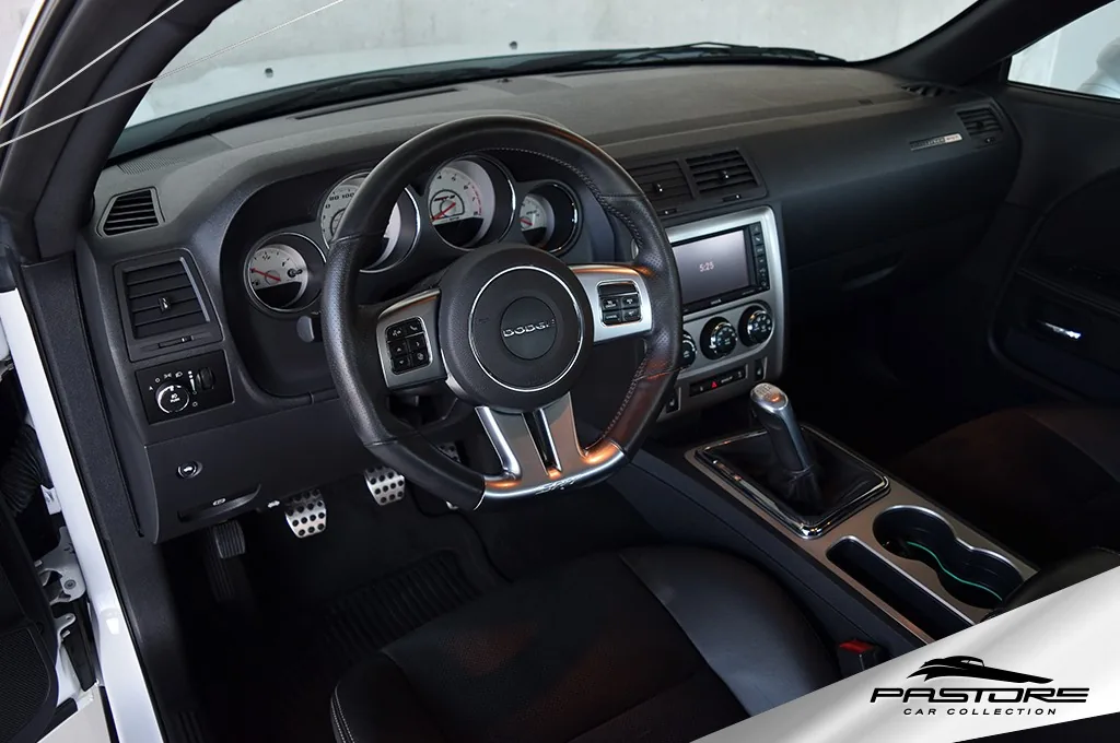 Dodge Challenger SRT8